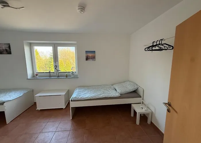 Pinguin Fuer 2-7 Personen * Loxstedt